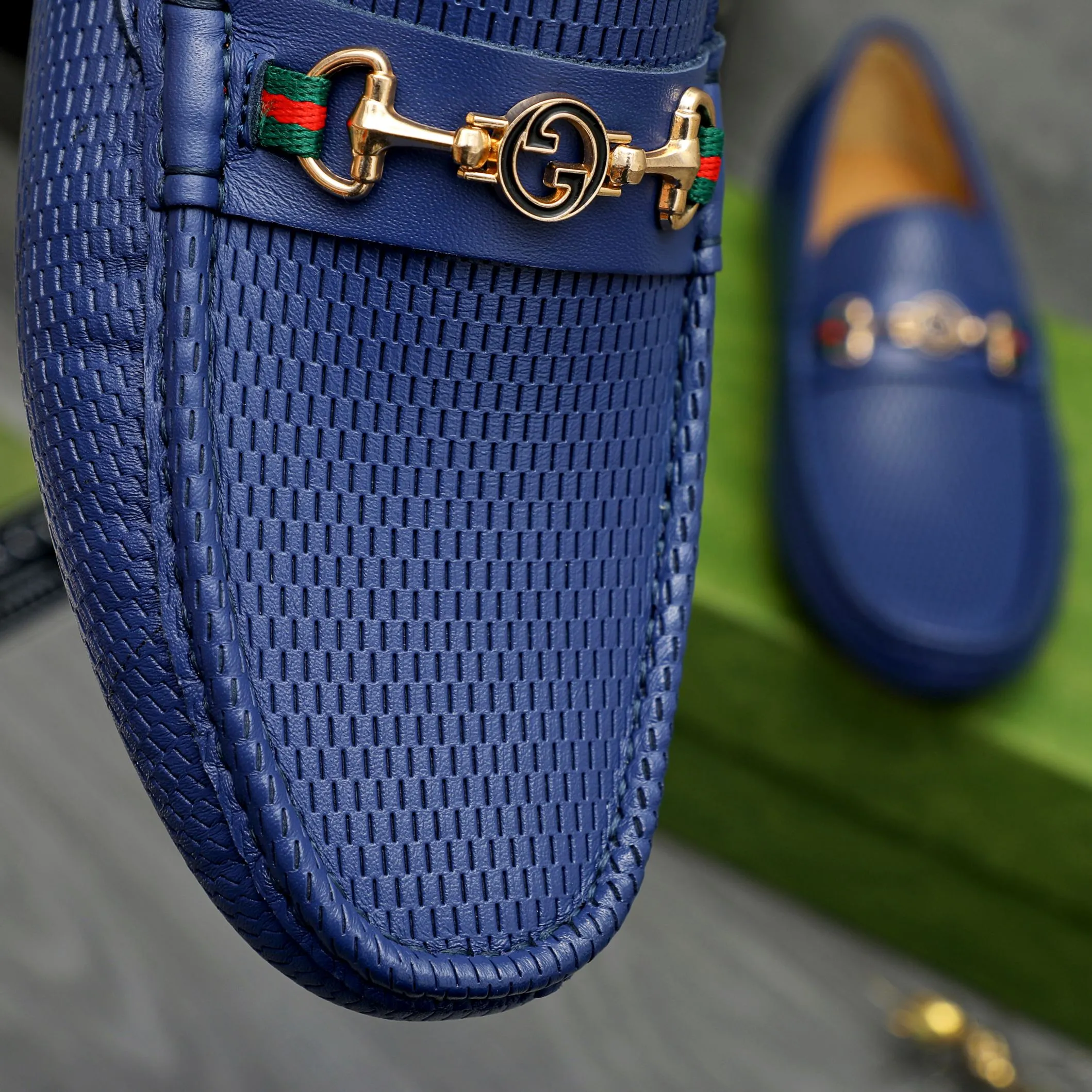 Men's shoes 💰p420 Product trademark: GUCCI (Gucci) casual slip-on men's shoes Regular size: 38-44 Product materials: Selected hollow cowhide upper, sheepskin lining, rubber outsole